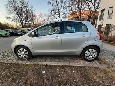 Gebraucht Toyota Yaris 68 PS (50 kW) 2008 Silber Kleinwagen