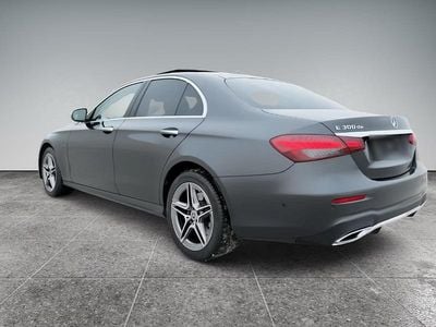 Gebraucht Mercedes E300 194 PS (142 kW) 2020 Andere farben Limousine