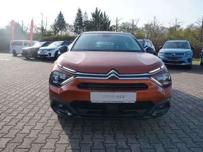 Używany Citroën e-C4 Feel 100 kW (136 KM) 2022 Brązowy Sedan/Limuzyna