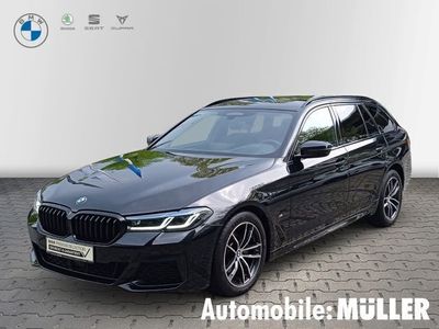 Gebraucht BMW 520 M Sport 190 PS (139 kW) 2022 Black sapphire metallic Kombi