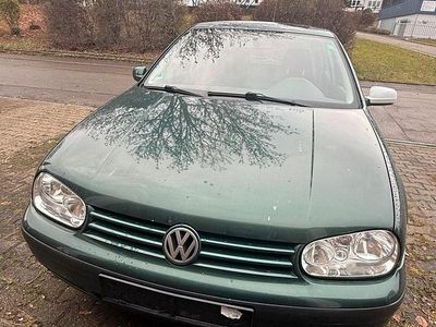 Grün Gebraucht 1998 VW Golf IV Kleinwagen | 1.200 € (Etwas zu teuer)
