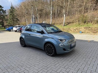 Gebraucht Fiat 500e La Prima 86 kW (118 PS) 2021 Blau Kleinwagen