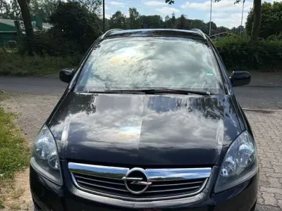 Gebraucht Opel Zafira Design Edition 116 PS (85 kW) 2011 Schwarz Van / Kleinbus