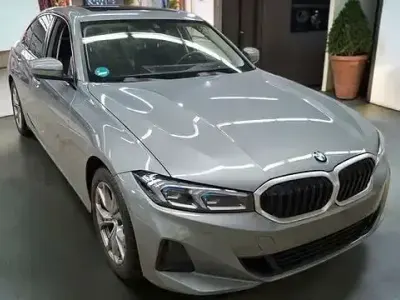 Gebraucht BMW 320 Shadowline 190 PS (139 kW) 2024 Grau Limousine