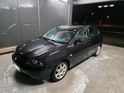 Usado Seat Ibiza 62 HP (45 kW) 2004 Preto Citadino