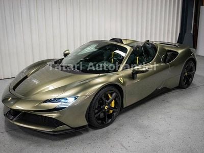 Usata Ferrari SF90 999 CV (734 kW) 2024 Verde Cabrio
