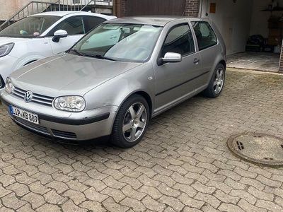 Silber Gebraucht 2002 VW Golf IV Trendline Limousine | 2.299 € (Fairer Preis)