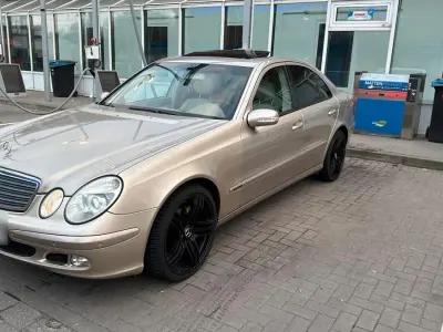 Brugt Mercedes 220 150 HK (110 kW) 2004 Beige Sedan