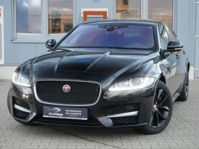 Używany Jaguar XF R-Sport 179 KM (131 kW) 2017 Czarny Sedan/Limuzyna