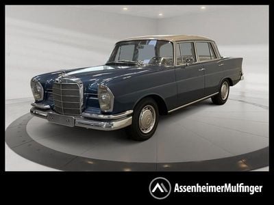 Grau Gebraucht 1963 Mercedes 220 Limousine | 31.899 €