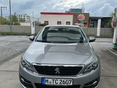 Gebraucht Peugeot 308 131 PS (96 kW) 2021 Silber Limousine