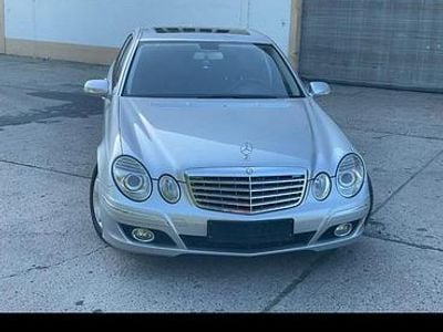 Silber Gebraucht 2008 Mercedes E220 Elegance Limousine | 6.299 € (Etwas zu teuer)