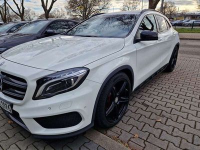 gebraucht Mercedes GLA200 StreetStyle AMGBi-XenonNaviAHK19'Alu