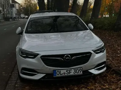 Gebraucht Opel Insignia Country Tourer Innovation 260 PS (191 kW) 2017 Weiß Limousine