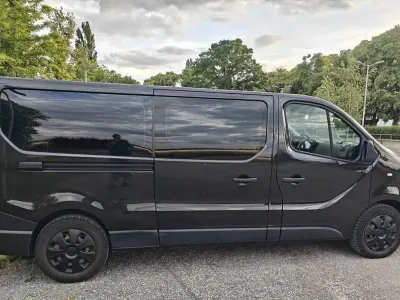Gebraucht Renault Trafic Expression 95 PS (69 kW) 2016 Schwarz Van / Kleinbus