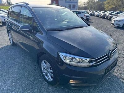 Gebraucht VW Touran Comfortline 122 PS (89 kW) 2023 Grau Van / Kleinbus