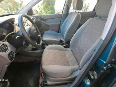 Używany Ford Focus Finesse 101 KM (74 kW) 2002 Zielony Sedan/Limuzyna