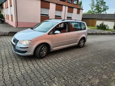 Gebraucht VW Touran Trendline 105 PS (77 kW) 2009 Silber Van / Kleinbus