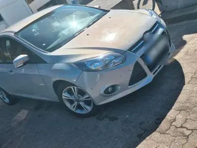 Gebraucht Ford Focus 101 PS (74 kW) 2014 Silber Kombi