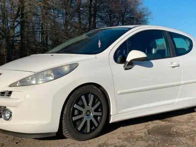 Gebraucht Peugeot 207 Sport 120 PS (88 kW) 2009 Weiß Kleinwagen
