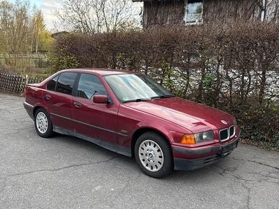 Gebraucht BMW 318 116 PS (85 kW) 1996 Rot Limousine