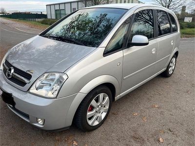 Silber Gebraucht 2003 Opel Meriva Cosmo Van / Kleinbus | 1.700 € (Etwas zu teuer)