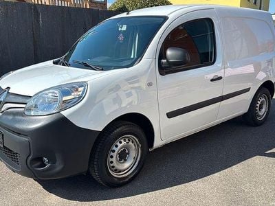 Usado Renault Kangoo Rapid Extra 90 HP (66 kW) 2018 Branco Monovolume