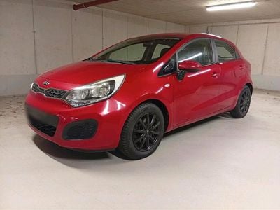 Gebraucht Kia Rio Edition 7 86 PS (63 kW) 2013 Rot Limousine