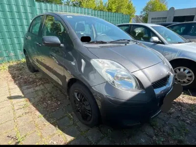 Brugt Toyota Yaris Cool 101 HK (74 kW) 2009 Grå Hatchback