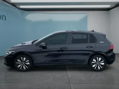 Gebraucht VW Golf VIII 150 PS (110 kW) 2025 Schwarz Limousine