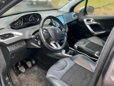 Gebraucht Peugeot 2008 82 PS (60 kW) 2013 Silber SUV