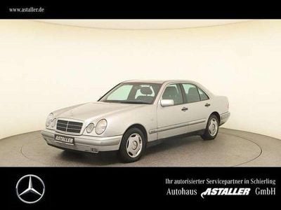 Gebraucht Mercedes 290 95 PS (69 kW) 1996 Silber Limousine