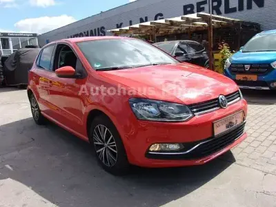 Gebraucht VW Polo Allstar 90 PS (66 kW) 2016 Flashrot Kleinwagen
