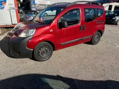Gebraucht Peugeot Bipper Basis 73 PS (53 kW) 2009 Rot Van / Kleinbus