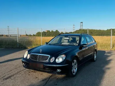 Gebraucht Mercedes E320 Avantgarde 204 PS (150 kW) 2004 Blau Kombi