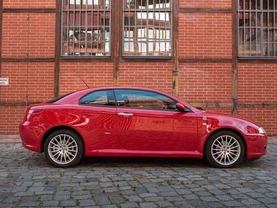 Rot Gebraucht 2004 Alfa Romeo GT Distinctive Coupé | 11.990 €