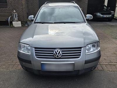 Second-hand VW Passat 100 CP (73 kW) 2004 Gri Break