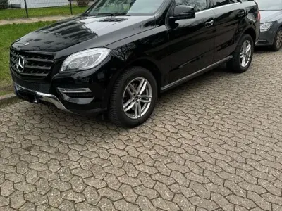 Gebraucht Mercedes ML350 258 PS (189 kW) 2014 Schwarz SUV