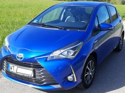 Brugt Toyota Yaris Hybrid Club 101 HK (74 kW) 2019 Blå Hatchback