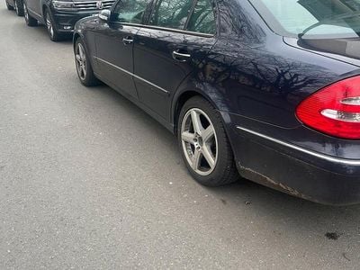 Mercedes E240