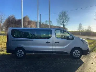 Gebraucht Renault Trafic 150 PS (110 kW) 2025 Silber Van / Kleinbus