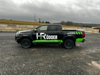 Gebraucht Toyota HiLux 204 PS (150 kW) 2024 Schwarz Pickup