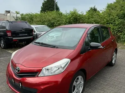 Gebraucht Toyota Yaris 99 PS (72 kW) 2012 Andere farben Kleinwagen