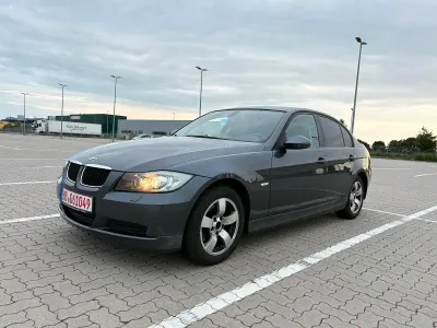 Gebraucht BMW 318 129 PS (94 kW) 2007 Silber Limousine