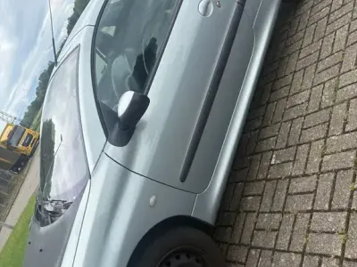 Gebraucht Peugeot 206 CC Platinum 109 PS (80 kW) 2002 Silber Cabrio