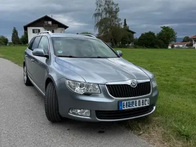 Gebraucht Skoda Superb Elegance 160 PS (117 kW) 2010 Silber Kombi