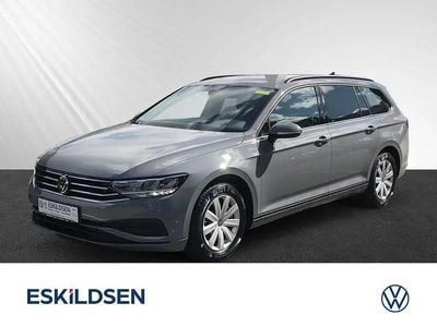 Grau Gebraucht 2023 VW Passat Basis Kombi | 27.790 € (Fairer Preis)