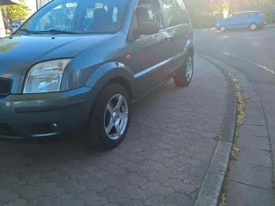 Gebraucht Ford Fusion 100 PS (73 kW) 2005 Grün Kleinwagen