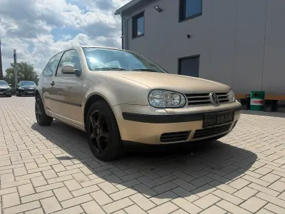 Gebraucht VW Golf IV 105 PS (77 kW) 2001 Gold Kleinwagen