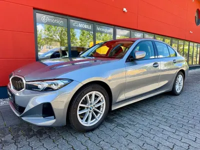 Gebraucht BMW 318 150 PS (110 kW) 2024 Skyscraper grau Limousine